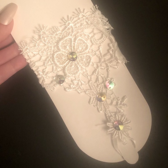 White Lace Gloves, Beaded Crochet Wedding Accessories , Bride Fingerless Gloves - Picture 5 of 11